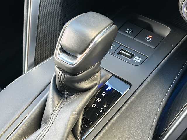 トヨタ ハリアー ハイブリッド Z レザーパッケージ 広島県 2024(令6)年 1.1万km プレシャスブラックパール 後期型/禁煙車/モデリスタエアロ（F/S/R）/モデリスタシグネチャーイルミグリル/トヨタセーフティセンス/・プリクラッシュセーフティ/・レーンディパーチャーアラート/・LTA/・先行車発進告知/・RSA/・レーダークルーズコントロール/クリアランスソナー/HUD/BSM/デジタルインナーミラー/JBLプレミアムサウンド/純正12.3インチナビ/・フルセグ/Bluetooth/USB/パノラミックビューモニター/ステアリングヒーター/革巻きステアリング/ステアリングスイッチ/黒革シート/シートヒーター/ベンチレーション/パワーシート/シートメモリー/LEDヘッドライト/ETC2.0/AC100V1500W電源（トランク）/純正ドアバイザー/純正フロアマット/純正19インチアルミホイール/W+サイド+カーテンエアバック