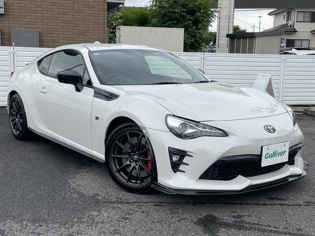 トヨタ ８６ GR 群馬県 2018(平30)年 5.6万km クリスタルホワイトパール 純正メモリナビ（NHBA-W62G）/（CD、DVD/Bluetooth）/ステアリングスイッチ/ETC/純正フロアマット/プッシュスタート/スマートキー×２/保証書＆取扱説明書