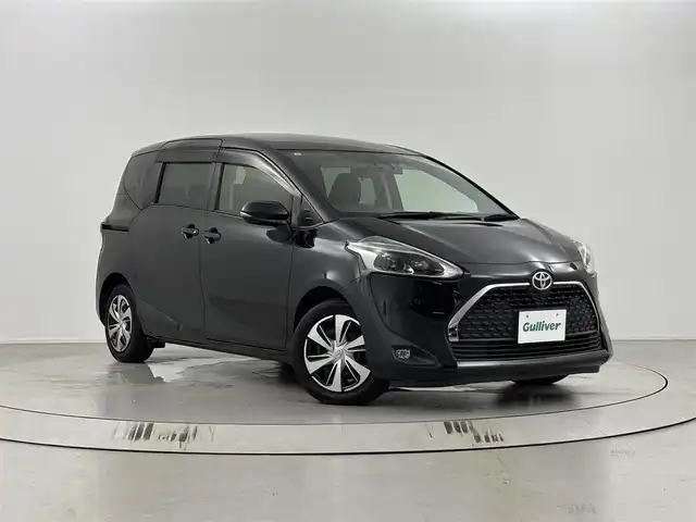 トヨタ シエンタ G クエロ 埼玉県 2019(令1)年 4.6万km ブラックマイカ 純正ナビ　/(Bluetooth/USB/CD/DVD/AM/FM)/地デジフルセグ/バックカメラ/前方ドライブレコーダー/ETC/車線逸脱警報/衝突軽減ブレーキ/オートマチックハイビーム/クリアランスソナー/先行車発進お知らせ機能/アイドリングストップ/両側パワースライドドア/フロントフォグランプ/ウィンカーミラー/社外フロアマット/純正ドアバイザー/全席シートカバー付