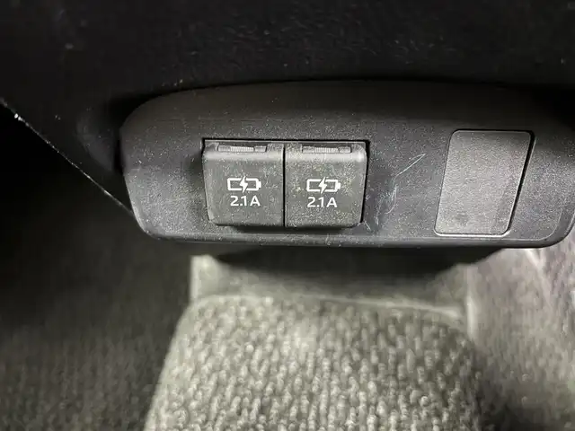 トヨタ シエンタ G クエロ 埼玉県 2019(令1)年 4.6万km ブラックマイカ 純正ナビ　/(Bluetooth/USB/CD/DVD/AM/FM)/地デジフルセグ/バックカメラ/前方ドライブレコーダー/ETC/車線逸脱警報/衝突軽減ブレーキ/オートマチックハイビーム/クリアランスソナー/先行車発進お知らせ機能/アイドリングストップ/両側パワースライドドア/フロントフォグランプ/ウィンカーミラー/社外フロアマット/純正ドアバイザー/全席シートカバー付