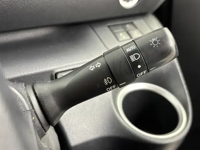 トヨタ シエンタ G クエロ 埼玉県 2019(令1)年 4.6万km ブラックマイカ 純正ナビ　/(Bluetooth/USB/CD/DVD/AM/FM)/地デジフルセグ/バックカメラ/前方ドライブレコーダー/ETC/車線逸脱警報/衝突軽減ブレーキ/オートマチックハイビーム/クリアランスソナー/先行車発進お知らせ機能/アイドリングストップ/両側パワースライドドア/フロントフォグランプ/ウィンカーミラー/社外フロアマット/純正ドアバイザー/全席シートカバー付