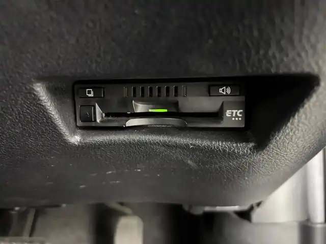 トヨタ シエンタ G クエロ 埼玉県 2019(令1)年 4.6万km ブラックマイカ 純正ナビ　/(Bluetooth/USB/CD/DVD/AM/FM)/地デジフルセグ/バックカメラ/前方ドライブレコーダー/ETC/車線逸脱警報/衝突軽減ブレーキ/オートマチックハイビーム/クリアランスソナー/先行車発進お知らせ機能/アイドリングストップ/両側パワースライドドア/フロントフォグランプ/ウィンカーミラー/社外フロアマット/純正ドアバイザー/全席シートカバー付