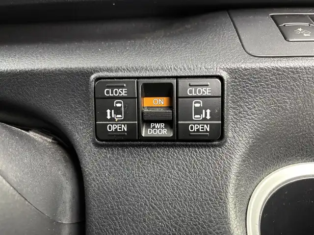 トヨタ シエンタ G クエロ 埼玉県 2019(令1)年 4.6万km ブラックマイカ 純正ナビ　/(Bluetooth/USB/CD/DVD/AM/FM)/地デジフルセグ/バックカメラ/前方ドライブレコーダー/ETC/車線逸脱警報/衝突軽減ブレーキ/オートマチックハイビーム/クリアランスソナー/先行車発進お知らせ機能/アイドリングストップ/両側パワースライドドア/フロントフォグランプ/ウィンカーミラー/社外フロアマット/純正ドアバイザー/全席シートカバー付