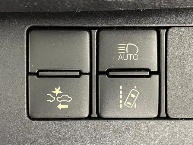 トヨタ シエンタ G クエロ 大阪府 2019(令1)年 4.6万km ブラックマイカ トヨタセーフティセンス/　・衝突軽減ブレーキ/　・車線逸脱警報/　・クリアランスソナー/　・先行車発進告知機能/純正ナビ/　Bluetooth/USB/CD/DVD/AM/FM/フルセグ/バックカメラ/両側パワースライドドア/LEDオートライト/フォグランプ/オートマチックハイビーム/ETC/アイドリングストップ/ウィンカーミラー/フロアマット/純正ドアバイザー/全席シートカバー付