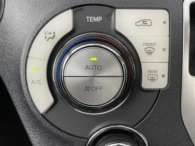 トヨタ シエンタ G クエロ 大阪府 2019(令1)年 4.6万km ブラックマイカ トヨタセーフティセンス/　・衝突軽減ブレーキ/　・車線逸脱警報/　・クリアランスソナー/　・先行車発進告知機能/純正ナビ/　Bluetooth/USB/CD/DVD/AM/FM/フルセグ/バックカメラ/両側パワースライドドア/LEDオートライト/フォグランプ/オートマチックハイビーム/ETC/アイドリングストップ/ウィンカーミラー/フロアマット/純正ドアバイザー/全席シートカバー付