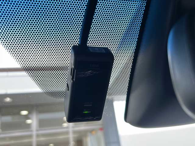 トヨタ ハリアー エレガンス GRスポーツ 鳥取県 2018(平30)年 6.2万km ブラック ワンオーナー/スマートキーx２個/GR専用ハーフレザー/GR専用19インチAW/GR専用サスペンション/GR専用メーターパネル/GR専用ステアリング/GR専用ホワイトキャリパー/GR専用カーボン調インパネ/GR専用ディフューザー/純正８インチワイドナビ/フルセグ・Bluetooth/バックカメラ/プリクラッシュセーフティ/レーンデパーチャーアラート/オートハイビーム/レーダークルーズ/D席パワーシート/オートリトラクトミラー/インパネカップホルダー/LEDヘッドライト/LEDフォグライト/ビルトインETC/保証書・取説