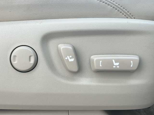トヨタ ランドクルーザー プラド TX Lパッケージ マットブラED 福岡県 2023(令5)年 2.7万km ブラック 社外ナビ /Bカメラ /サンルーフ /レザーシート /シートヒーター /エアシート /パワーシート /クルコン/デュアルエアコン /オートマチックハイビーム/純正ホイール/RSA /プリクラッシュ/クリアランスソナー/先行車両発進告知/横滑り防止装置/ドアバイザー/ステアリングボタン/スマートキー/プッシュスタート/純正マット