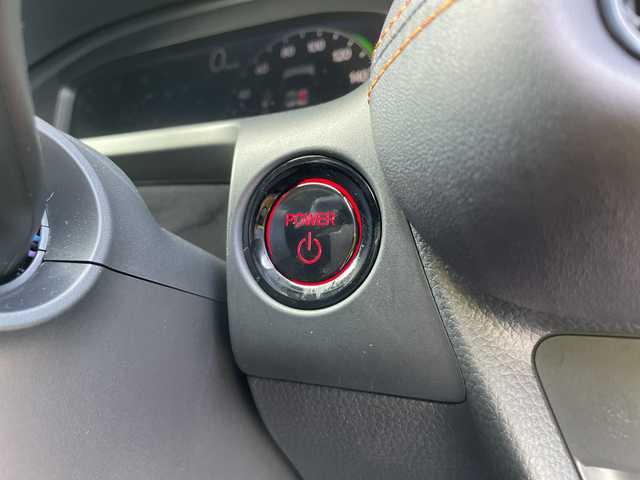 ホンダ ＺＲ－Ｖ ハイブリッド e:HEV Z 石川県 2024(令6)年 1万km プラチナホワイトパール ４ＷＤ　純正９型ナビ　フルセグＴＶ　全方位カメラ　ＬＥＤヘッドライト　ＥＴＣ　革シート　ドラレコ　ＢＯＳＥサウンド　レーダークルーズ　パワーバックドア　ＢＳＭ　ホンダセンシング　純正アルミホイール