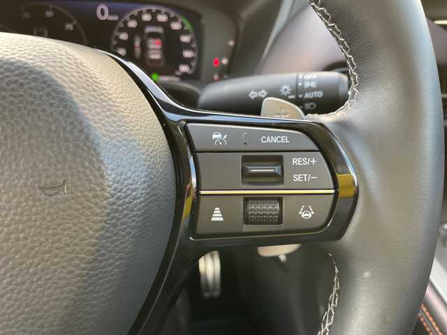 ホンダ ＺＲ－Ｖ ハイブリッド e:HEV Z 石川県 2024(令6)年 1万km プラチナホワイトパール ４ＷＤ　純正９型ナビ　フルセグＴＶ　全方位カメラ　ＬＥＤヘッドライト　ＥＴＣ　革シート　ドラレコ　ＢＯＳＥサウンド　レーダークルーズ　パワーバックドア　ＢＳＭ　ホンダセンシング　純正アルミホイール