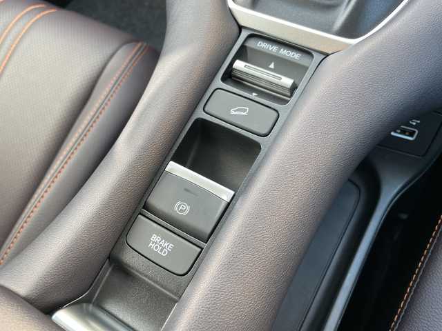 ホンダ ＺＲ－Ｖ ハイブリッド e:HEV Z 石川県 2024(令6)年 1万km プラチナホワイトパール ４ＷＤ　純正９型ナビ　フルセグＴＶ　全方位カメラ　ＬＥＤヘッドライト　ＥＴＣ　革シート　ドラレコ　ＢＯＳＥサウンド　レーダークルーズ　パワーバックドア　ＢＳＭ　ホンダセンシング　純正アルミホイール