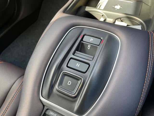 ホンダ ＺＲ－Ｖ ハイブリッド e:HEV Z 石川県 2024(令6)年 1万km プラチナホワイトパール ４ＷＤ　純正９型ナビ　フルセグＴＶ　全方位カメラ　ＬＥＤヘッドライト　ＥＴＣ　革シート　ドラレコ　ＢＯＳＥサウンド　レーダークルーズ　パワーバックドア　ＢＳＭ　ホンダセンシング　純正アルミホイール