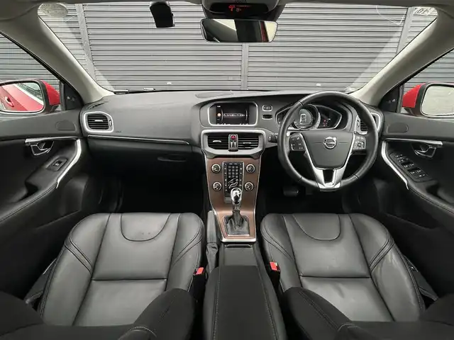 ボルボ Ｖ４０ D4 インスクリプション 茨城県 2018(平30)年 3万km 赤 後期型　/インテリセーフ　/ＡＣＣ　/ＬＫＡ　/ＢＬＩＳ　/Ｂカメラ　/パークセンサー　/黒革　/シートヒーター　/Ｍ付パワーシート　/ナビ　/ＴＶ　/ＢＴ　/ＵＳＢ/ＤＶＤ　/ＬＥＤヘッドライト　/オートライト　/ＥＴＣ　/純正ドラレコ/禁煙車