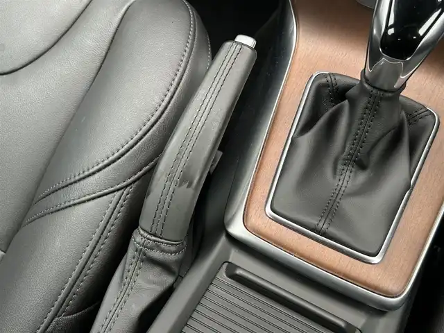ボルボ Ｖ４０ D4 インスクリプション 茨城県 2018(平30)年 3万km 赤 後期型　/インテリセーフ　/ＡＣＣ　/ＬＫＡ　/ＢＬＩＳ　/Ｂカメラ　/パークセンサー　/黒革　/シートヒーター　/Ｍ付パワーシート　/ナビ　/ＴＶ　/ＢＴ　/ＵＳＢ/ＤＶＤ　/ＬＥＤヘッドライト　/オートライト　/ＥＴＣ　/純正ドラレコ/禁煙車