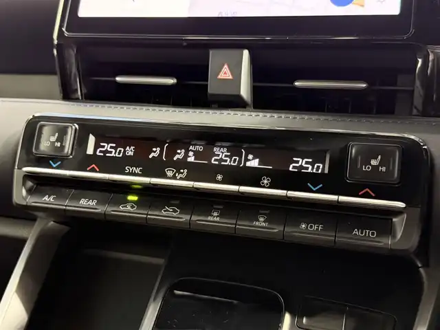 トヨタ ヴォクシー ハイブリッド S－Z 大阪府 2023(令5)年 3.2万km アティチュードブラックマイカ モデリスタエアロ 純正10.5incナビTV バックカメラ フリップダウンモニター シートヒーター レーダークルコン 衝突軽減ブレーキ レーンアシスト オートハイビーム 両側パワースライドドア 100V電源 ETC