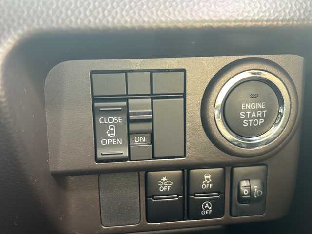 トヨタ ルーミー X 沖縄県 2020(令2)年 7万km ブラックマイカメタリック 純正ナビ/バックカメラ/ＥＴＣ/ドライブレコーダー/スマートキー/電格ミラー/リアロールサンシェード　/サイドバイザー/オートライト/コーナーセンサー/横滑り防止装置/Ｂｌｕｅｔｏｏｔｈ/ＣＤ/ワンセグテレビ/プッシュスタート