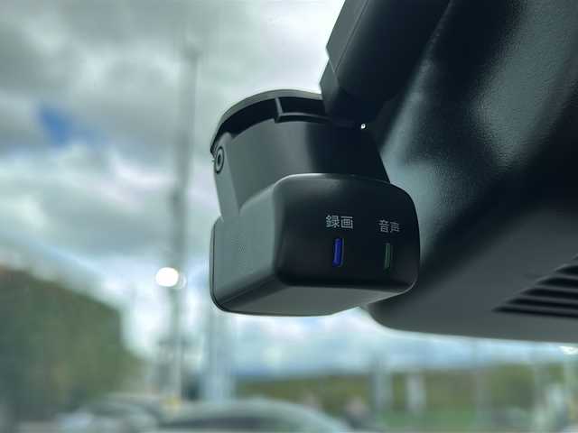 日産 オーラ G FOUR 山形県 2023(令5)年 0.3万km ブリリアントシルバー ４WD/社外ナビ/Bluetooth/フルセグTV/インテリジェントアラウンドビューモニター/インテリジェント エマージェンシーブレーキ/踏み間違い衝突防止アシスト/車線逸脱警報/ふらつき警報/フロント&バックソナー/後側方衝突防止支援システム/後退時車両検知警報/横滑り防止装置/ドライブモードセレクター/ECOモード/EVモード/前席シートヒーター/ステアリングヒーター/ステアリングスイッチ/革巻きステアリング/ハーフレザーシート/ビルトインETC/純正フロアマット/プッシュスタート/LEDヘッドライト/オートライト/フォグランプ/オートマチックハイビーム/スマートキー/スペアキー