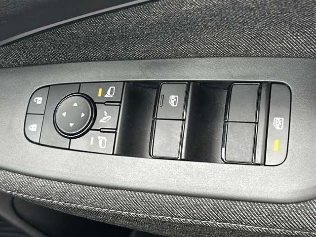日産 オーラ G FOUR 山形県 2023(令5)年 0.3万km ブリリアントシルバー ４WD/社外ナビ/Bluetooth/フルセグTV/インテリジェントアラウンドビューモニター/インテリジェント エマージェンシーブレーキ/踏み間違い衝突防止アシスト/車線逸脱警報/ふらつき警報/フロント&バックソナー/後側方衝突防止支援システム/後退時車両検知警報/横滑り防止装置/ドライブモードセレクター/ECOモード/EVモード/前席シートヒーター/ステアリングヒーター/ステアリングスイッチ/革巻きステアリング/ハーフレザーシート/ビルトインETC/純正フロアマット/プッシュスタート/LEDヘッドライト/オートライト/フォグランプ/オートマチックハイビーム/スマートキー/スペアキー