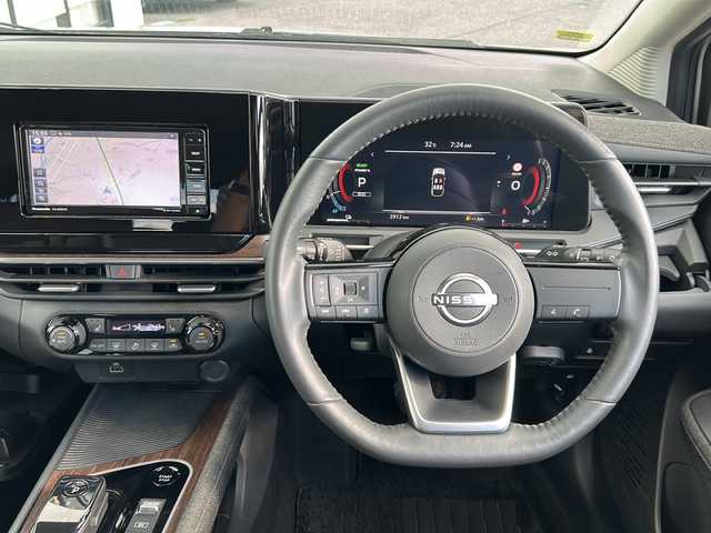 日産 オーラ G FOUR 山形県 2023(令5)年 0.3万km ブリリアントシルバー ４WD/社外ナビ/Bluetooth/フルセグTV/インテリジェントアラウンドビューモニター/インテリジェント エマージェンシーブレーキ/踏み間違い衝突防止アシスト/車線逸脱警報/ふらつき警報/フロント&バックソナー/後側方衝突防止支援システム/後退時車両検知警報/横滑り防止装置/ドライブモードセレクター/ECOモード/EVモード/前席シートヒーター/ステアリングヒーター/ステアリングスイッチ/革巻きステアリング/ハーフレザーシート/ビルトインETC/純正フロアマット/プッシュスタート/LEDヘッドライト/オートライト/フォグランプ/オートマチックハイビーム/スマートキー/スペアキー