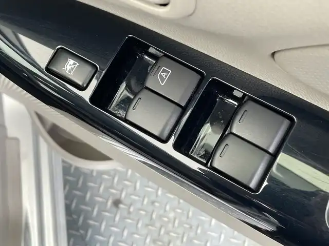 三菱 ｅＫワゴン E 栃木県 2018(平30)年 2.1万km スターリングシルバーM 社外ナビ(CN-E300D)/(ワンセグTV・Bluetooth・CD)/バックカメラ/運転席シートヒーター/禁煙車/フロアマット/ドアバイザー/リモコンキー/スペアキー/ヘッドライトレベライザー/電動格納ミラー