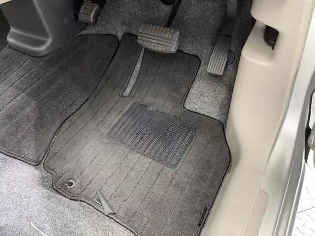 三菱 ｅＫワゴン E 栃木県 2018(平30)年 2.1万km スターリングシルバーM 社外ナビ(CN-E300D)/(ワンセグTV・Bluetooth・CD)/バックカメラ/運転席シートヒーター/禁煙車/フロアマット/ドアバイザー/リモコンキー/スペアキー/ヘッドライトレベライザー/電動格納ミラー