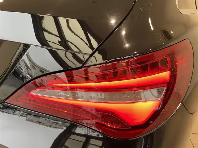メルセデス・ベンツ ＣＬＡ１８０ Sブレイク　スポーツ 愛知県 2016(平28)年 4.9万km コスモスブラック ＡＭＧレザーＥＸＣ　/レーダーセーフティーＰＫＧ　/パノラミックスライディングルーフ　/レザーシート　/メモリー付パワシート　/シートヒーター　/キーレスゴー　/ＣＯＭＭＡＮＤナビ　/フルセグＴＶ　/バックカメラ/Bluetooth/CD/DVD/パワーテールゲート/LEDヘッドライト/ETC/アイドリングストップ/ウィンカーミラー