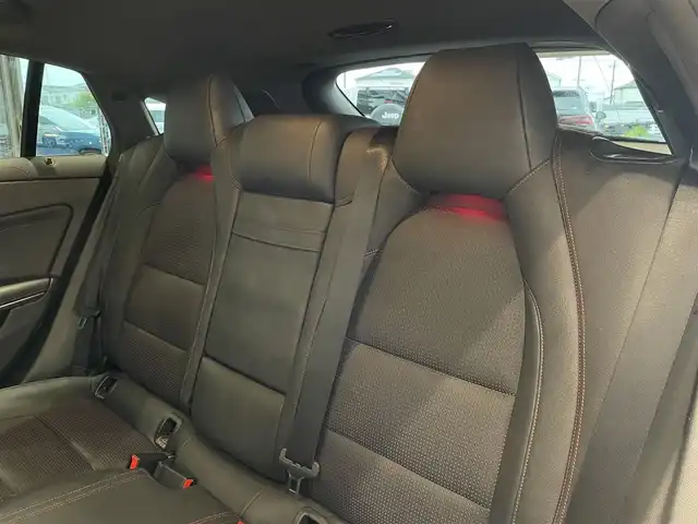 メルセデス・ベンツ ＣＬＡ１８０ Sブレイク　スポーツ 愛知県 2016(平28)年 4.9万km コスモスブラック ＡＭＧレザーＥＸＣ　/レーダーセーフティーＰＫＧ　/パノラミックスライディングルーフ　/レザーシート　/メモリー付パワシート　/シートヒーター　/キーレスゴー　/ＣＯＭＭＡＮＤナビ　/フルセグＴＶ　/バックカメラ/Bluetooth/CD/DVD/パワーテールゲート/LEDヘッドライト/ETC/アイドリングストップ/ウィンカーミラー