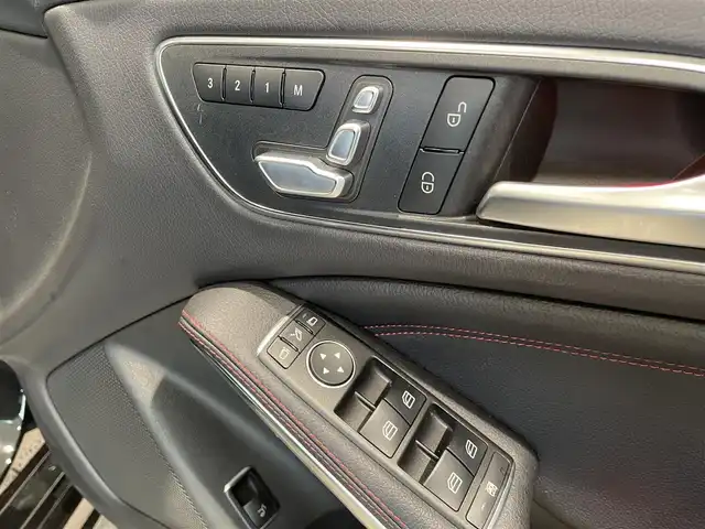 メルセデス・ベンツ ＣＬＡ１８０ Sブレイク　スポーツ 愛知県 2016(平28)年 4.9万km コスモスブラック ＡＭＧレザーＥＸＣ　/レーダーセーフティーＰＫＧ　/パノラミックスライディングルーフ　/レザーシート　/メモリー付パワシート　/シートヒーター　/キーレスゴー　/ＣＯＭＭＡＮＤナビ　/フルセグＴＶ　/バックカメラ/Bluetooth/CD/DVD/パワーテールゲート/LEDヘッドライト/ETC/アイドリングストップ/ウィンカーミラー