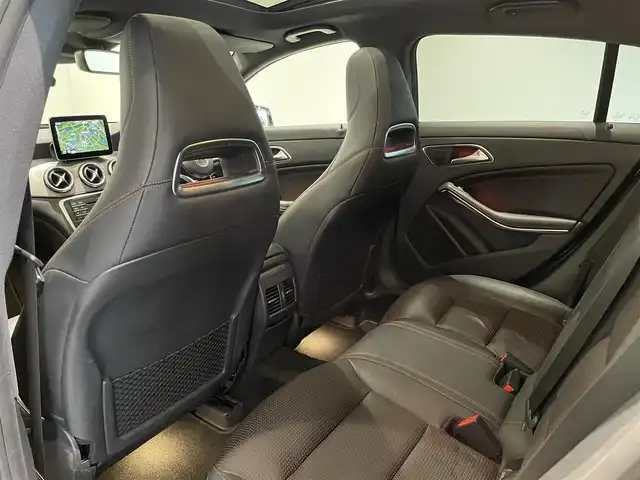 メルセデス・ベンツ ＣＬＡ１８０ Sブレイク　スポーツ 愛知県 2016(平28)年 4.9万km コスモスブラック ＡＭＧレザーＥＸＣ　/レーダーセーフティーＰＫＧ　/パノラミックスライディングルーフ　/レザーシート　/メモリー付パワシート　/シートヒーター　/キーレスゴー　/ＣＯＭＭＡＮＤナビ　/フルセグＴＶ　/バックカメラ/Bluetooth/CD/DVD/パワーテールゲート/LEDヘッドライト/ETC/アイドリングストップ/ウィンカーミラー
