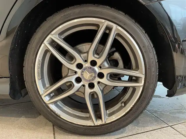 メルセデス・ベンツ ＣＬＡ１８０ Sブレイク　スポーツ 愛知県 2016(平28)年 4.9万km コスモスブラック ＡＭＧレザーＥＸＣ　/レーダーセーフティーＰＫＧ　/パノラミックスライディングルーフ　/レザーシート　/メモリー付パワシート　/シートヒーター　/キーレスゴー　/ＣＯＭＭＡＮＤナビ　/フルセグＴＶ　/バックカメラ/Bluetooth/CD/DVD/パワーテールゲート/LEDヘッドライト/ETC/アイドリングストップ/ウィンカーミラー