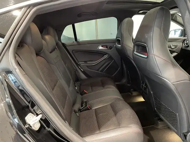 メルセデス・ベンツ ＣＬＡ１８０ Sブレイク　スポーツ 愛知県 2016(平28)年 4.9万km コスモスブラック ＡＭＧレザーＥＸＣ　/レーダーセーフティーＰＫＧ　/パノラミックスライディングルーフ　/レザーシート　/メモリー付パワシート　/シートヒーター　/キーレスゴー　/ＣＯＭＭＡＮＤナビ　/フルセグＴＶ　/バックカメラ/Bluetooth/CD/DVD/パワーテールゲート/LEDヘッドライト/ETC/アイドリングストップ/ウィンカーミラー