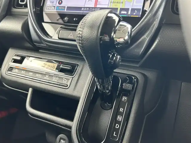 スズキ ハスラー Jスタイル 滋賀県 2021(令3)年 5万km シフォンアイボリーメタリック/ガンメタリック2トーン 9インチ純正ナビ/（FM/AM/CD/DVD/フルセグ/Bluetooth）/ETC/ドライブレコーダー/全方位モニター/バックカメラ/デュアルカメラブレーキサポート/レーンキープアシスト	/コーナー・バックセンサー（ソナー）	/標識検知機能	/運転席・助手席シートヒーター/ルーフレール/電動格納ミラー/アイドリングストップ/革巻きステアリング/ステアリングスイッチ/オートライト/LEDヘッドライト/フロントフォグ/フルオートエアコン/プッシュスタート/スマートキー/スペアキー/純正フロアマット/ドアバイザー