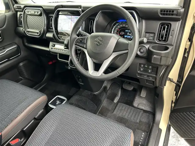 スズキ ハスラー Jスタイル 滋賀県 2021(令3)年 5万km シフォンアイボリーメタリック/ガンメタリック2トーン 9インチ純正ナビ/（FM/AM/CD/DVD/フルセグ/Bluetooth）/ETC/ドライブレコーダー/全方位モニター/バックカメラ/デュアルカメラブレーキサポート/レーンキープアシスト	/コーナー・バックセンサー（ソナー）	/標識検知機能	/運転席・助手席シートヒーター/ルーフレール/電動格納ミラー/アイドリングストップ/革巻きステアリング/ステアリングスイッチ/オートライト/LEDヘッドライト/フロントフォグ/フルオートエアコン/プッシュスタート/スマートキー/スペアキー/純正フロアマット/ドアバイザー