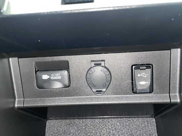 トヨタ アルファードハイブリット エグゼクティブ ラウンジ S 沖縄県 2019(令1)年 5.2万km ブラック 純正10.5型ナビ＋JBLサウンドシステム/　Blu-ray/CD/DVD/SD/USB/BT/フルセグ/パノラミックビューモニター/純正13.3型フリップダウンモニター/デジタルインナーミラー/ビルトインETC2.0 /純正ドライブレコーダー（DRT-H68A）/両側パワースライドドア　/パワーバックドア/トヨタセーフティセンス/ブラインドスポットモニター/リヤクロストラフィックオートブレーキ/インテリジェントクリアランスソナー/本革シート/1・2列目パワーシート/1・2列目シートエアコン・シートヒーター/ステアリングヒーター/純正17インチAW/スペアタイヤ（MOP）/純正フロアマット/プッシュスタート/スマートキ―/スペアキー/保証書・取扱説明書