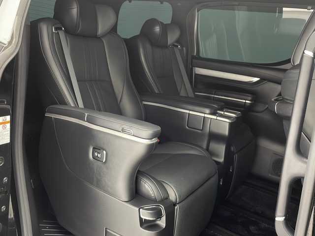 トヨタ アルファードハイブリット エグゼクティブ ラウンジ S 沖縄県 2019(令1)年 5.2万km ブラック 純正10.5型ナビ＋JBLサウンドシステム/　Blu-ray/CD/DVD/SD/USB/BT/フルセグ/パノラミックビューモニター/純正13.3型フリップダウンモニター/デジタルインナーミラー/ビルトインETC2.0 /純正ドライブレコーダー（DRT-H68A）/両側パワースライドドア　/パワーバックドア/トヨタセーフティセンス/ブラインドスポットモニター/リヤクロストラフィックオートブレーキ/インテリジェントクリアランスソナー/本革シート/1・2列目パワーシート/1・2列目シートエアコン・シートヒーター/ステアリングヒーター/純正17インチAW/スペアタイヤ（MOP）/純正フロアマット/プッシュスタート/スマートキ―/スペアキー/保証書・取扱説明書