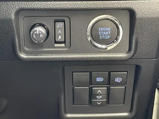トヨタ ランドクルーザー プラド TX Lパッケージ マットブラED 愛知県 2023(令5)年 1.8万km ホワイトパールクリスタルシャイン 純正メーカー９型ナビ　フルセグＴＶ　Ｂｌｕｅｔｏｏｔｈ　トヨタセーフティーセンス　パノラミックビューモニター　黒革　パワーシート　シートエアコン　レーダークルコン　衝突軽減　ルーフレール　ＥＴＣ2.0　ＬＥＤオートライト　禁煙車