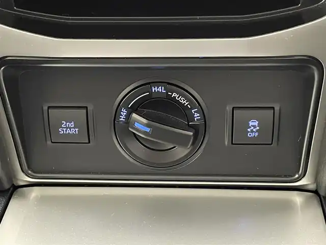 トヨタ ランドクルーザー プラド TX Lパッケージ マットブラED 愛知県 2023(令5)年 1.8万km ホワイトパールクリスタルシャイン 純正メーカー９型ナビ　フルセグＴＶ　Ｂｌｕｅｔｏｏｔｈ　トヨタセーフティーセンス　パノラミックビューモニター　黒革　パワーシート　シートエアコン　レーダークルコン　衝突軽減　ルーフレール　ＥＴＣ2.0　ＬＥＤオートライト　禁煙車