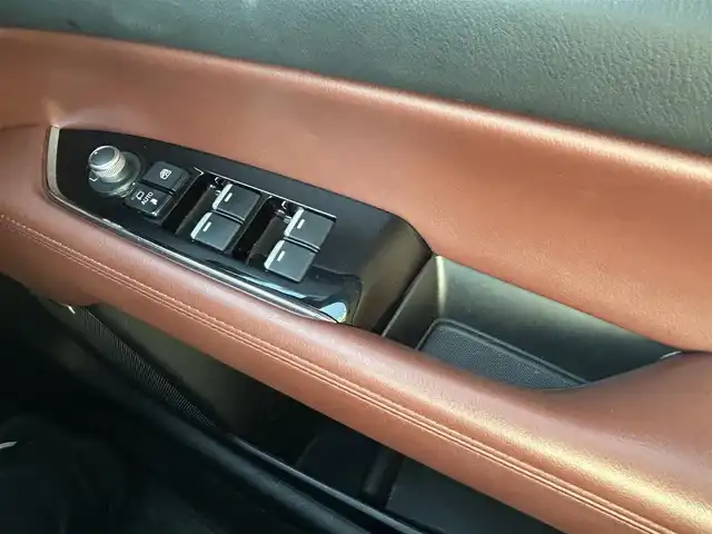 マツダ ＣＸ－８ XD エクスクルーシブモード 福岡県 2021(令3)年 8.9万km プラチナクォーツメタリック ワンオーナー/サンルーフ/純正ナビ（BT/フルセグ/TVキャンセラー）/BOSEプレミアムサウンドシステム/アラウンドビューモニター/バックカメラ/フロントカメラ/サイドカメラ/電動リアゲート/レーダークルーズコントロール/LEDヘッドライト/オートライト/レザーシート/DN席パワーシート/DN席エアシート/全席シートヒーター/ステアリングヒーター/純正19インチAW/ルーフレール/ルーフキャリア/アイドリングストップ/TCS/横滑り防止装置/コーナーセンサー/レーンキープアシスト/盗難防止装置/衝突軽減システム/オートホールド/スマートキー/ETC/保証書/取扱説明書