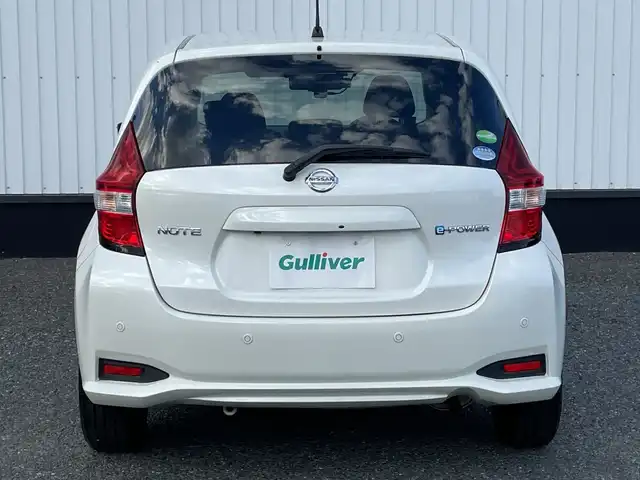 日産 ノート e－パワー X 千葉県 2016(平28)年 3.5万km ブリリアントホワイトパール 純正メモリナビ/(フルセグTV/CD/DVD/FM/AM)/全周囲カメラ/デジタルインナーミラー/ドライブレコーダー前後/衝突被害軽減システム/車線逸脱警報/横滑り防止装置/ETC/アイドリングストップ/LEDヘッドライト/ウィンカーミラー/電動格納ミラー/プッシュスタート/スマートキー/フロアマット/スペアキー/取扱説明書/保証書