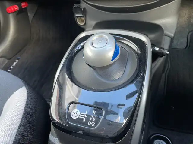 日産 ノート e－パワー X 千葉県 2016(平28)年 3.5万km ブリリアントホワイトパール 純正メモリナビ/(フルセグTV/CD/DVD/FM/AM)/全周囲カメラ/デジタルインナーミラー/ドライブレコーダー前後/衝突被害軽減システム/車線逸脱警報/横滑り防止装置/ETC/アイドリングストップ/LEDヘッドライト/ウィンカーミラー/電動格納ミラー/プッシュスタート/スマートキー/フロアマット/スペアキー/取扱説明書/保証書