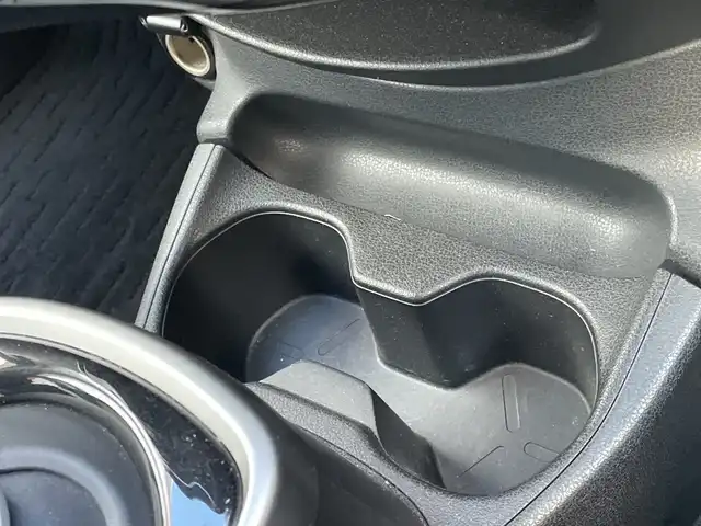 日産 ノート e－パワー X 千葉県 2016(平28)年 3.5万km ブリリアントホワイトパール 純正メモリナビ/(フルセグTV/CD/DVD/FM/AM)/全周囲カメラ/デジタルインナーミラー/ドライブレコーダー前後/衝突被害軽減システム/車線逸脱警報/横滑り防止装置/ETC/アイドリングストップ/LEDヘッドライト/ウィンカーミラー/電動格納ミラー/プッシュスタート/スマートキー/フロアマット/スペアキー/取扱説明書/保証書