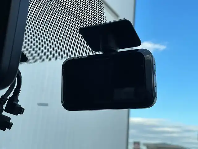 日産 ノート e－パワー X 千葉県 2016(平28)年 3.5万km ブリリアントホワイトパール 純正メモリナビ/(フルセグTV/CD/DVD/FM/AM)/全周囲カメラ/デジタルインナーミラー/ドライブレコーダー前後/衝突被害軽減システム/車線逸脱警報/横滑り防止装置/ETC/アイドリングストップ/LEDヘッドライト/ウィンカーミラー/電動格納ミラー/プッシュスタート/スマートキー/フロアマット/スペアキー/取扱説明書/保証書