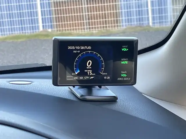 日産 ノート e－パワー X 千葉県 2016(平28)年 3.5万km ブリリアントホワイトパール 純正メモリナビ/(フルセグTV/CD/DVD/FM/AM)/全周囲カメラ/デジタルインナーミラー/ドライブレコーダー前後/衝突被害軽減システム/車線逸脱警報/横滑り防止装置/ETC/アイドリングストップ/LEDヘッドライト/ウィンカーミラー/電動格納ミラー/プッシュスタート/スマートキー/フロアマット/スペアキー/取扱説明書/保証書