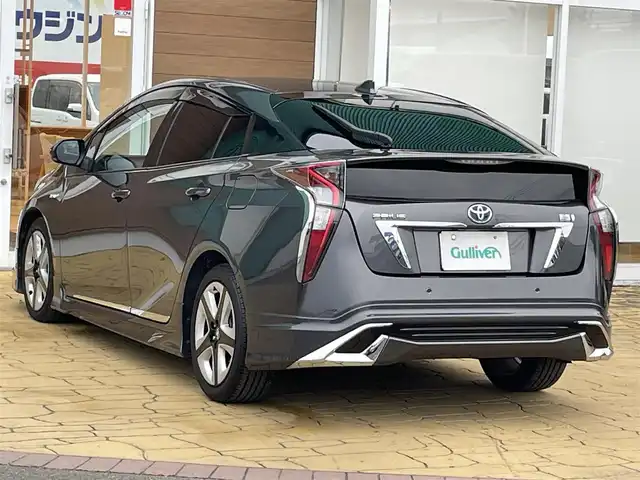 トヨタ プリウス A プレミアム　ツーリングセレ 宮崎県 2018(平30)年 7.5万km グレーメタリック モデリスタエアロパーツ/トヨタセーフティセンス/本革シート/置くだけ充電/9インチメモリナビ/フルセグテレビ/クルーズコントロール/ETC/LEDライト