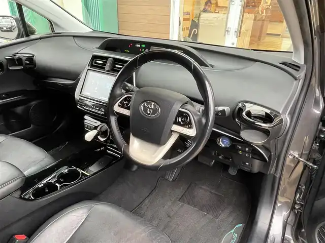 トヨタ プリウス A プレミアム　ツーリングセレ 宮崎県 2018(平30)年 7.5万km グレーメタリック モデリスタエアロパーツ/トヨタセーフティセンス/本革シート/置くだけ充電/9インチメモリナビ/フルセグテレビ/クルーズコントロール/ETC/LEDライト