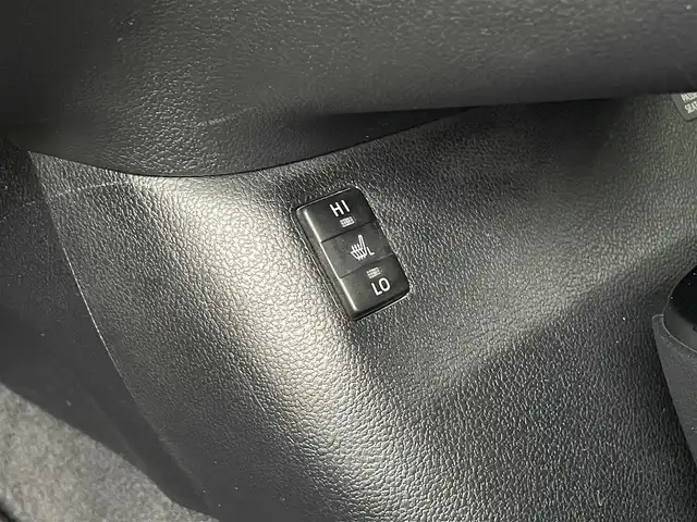 トヨタ プリウス A プレミアム　ツーリングセレ 宮崎県 2018(平30)年 7.5万km グレーメタリック モデリスタエアロパーツ/トヨタセーフティセンス/本革シート/置くだけ充電/9インチメモリナビ/フルセグテレビ/クルーズコントロール/ETC/LEDライト