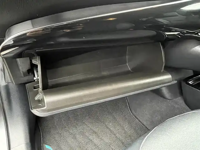 トヨタ プリウス A プレミアム　ツーリングセレ 宮崎県 2018(平30)年 7.5万km グレーメタリック モデリスタエアロパーツ/トヨタセーフティセンス/本革シート/置くだけ充電/9インチメモリナビ/フルセグテレビ/クルーズコントロール/ETC/LEDライト