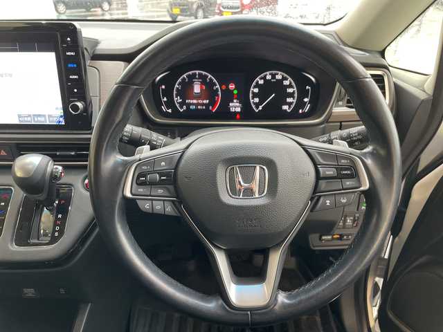 ホンダ オデッセイ アブソルート 愛知県 2021(令3)年 3.8万km プラチナホワイトパール 純正10.5型ナビ/全方位カメラ/両側パワースライドドア/レーダークルーズコントロール/バックカメラ/パワーシート/コーナーセンサー/純正アルミホイール/ETC2.0/LEDヘッドライト/パドルシフト/オートマチックハイビーム/ドライブレコーダー/ステアリングスイッチ/スマートキー/プッシュスタート