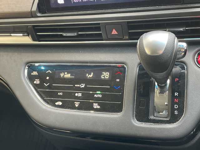 ホンダ オデッセイ アブソルート 愛知県 2021(令3)年 3.8万km プラチナホワイトパール 純正10.5型ナビ/全方位カメラ/両側パワースライドドア/レーダークルーズコントロール/バックカメラ/パワーシート/コーナーセンサー/純正アルミホイール/ETC2.0/LEDヘッドライト/パドルシフト/オートマチックハイビーム/ドライブレコーダー/ステアリングスイッチ/スマートキー/プッシュスタート