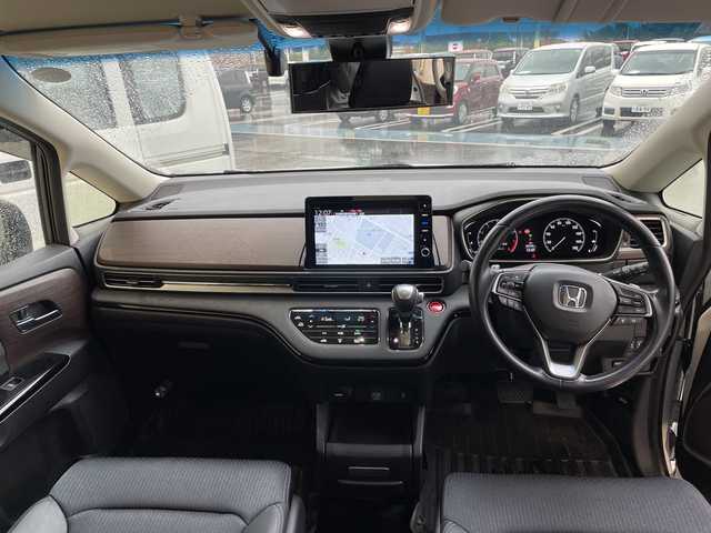 ホンダ オデッセイ アブソルート 愛知県 2021(令3)年 3.8万km プラチナホワイトパール 純正10.5型ナビ/全方位カメラ/両側パワースライドドア/レーダークルーズコントロール/バックカメラ/パワーシート/コーナーセンサー/純正アルミホイール/ETC2.0/LEDヘッドライト/パドルシフト/オートマチックハイビーム/ドライブレコーダー/ステアリングスイッチ/スマートキー/プッシュスタート