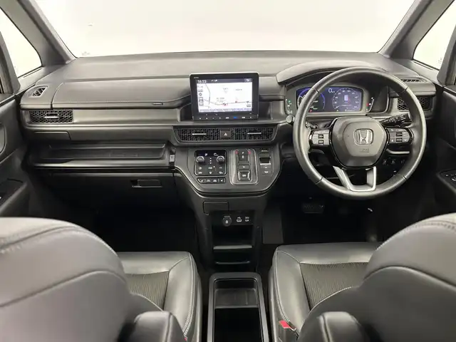 ホンダ ステップワゴン スパーダ eHEV 埼玉県 2023(令5)年 2.2万km クリスタルブラックパール 純正ナビ（Bluetooth/CD/DVD/AM/FM）/フルセグTV/バックカメラ/レーダークルーズコントロール/ブラインドスポットモニター/横滑り防止装置/レーンキープアシスト/盗難防止装置/衝突軽減システム/LEDヘッドライト/パドルシフト/両側パワースライドドア/ETC/ドライブレコーダー/スマートキー